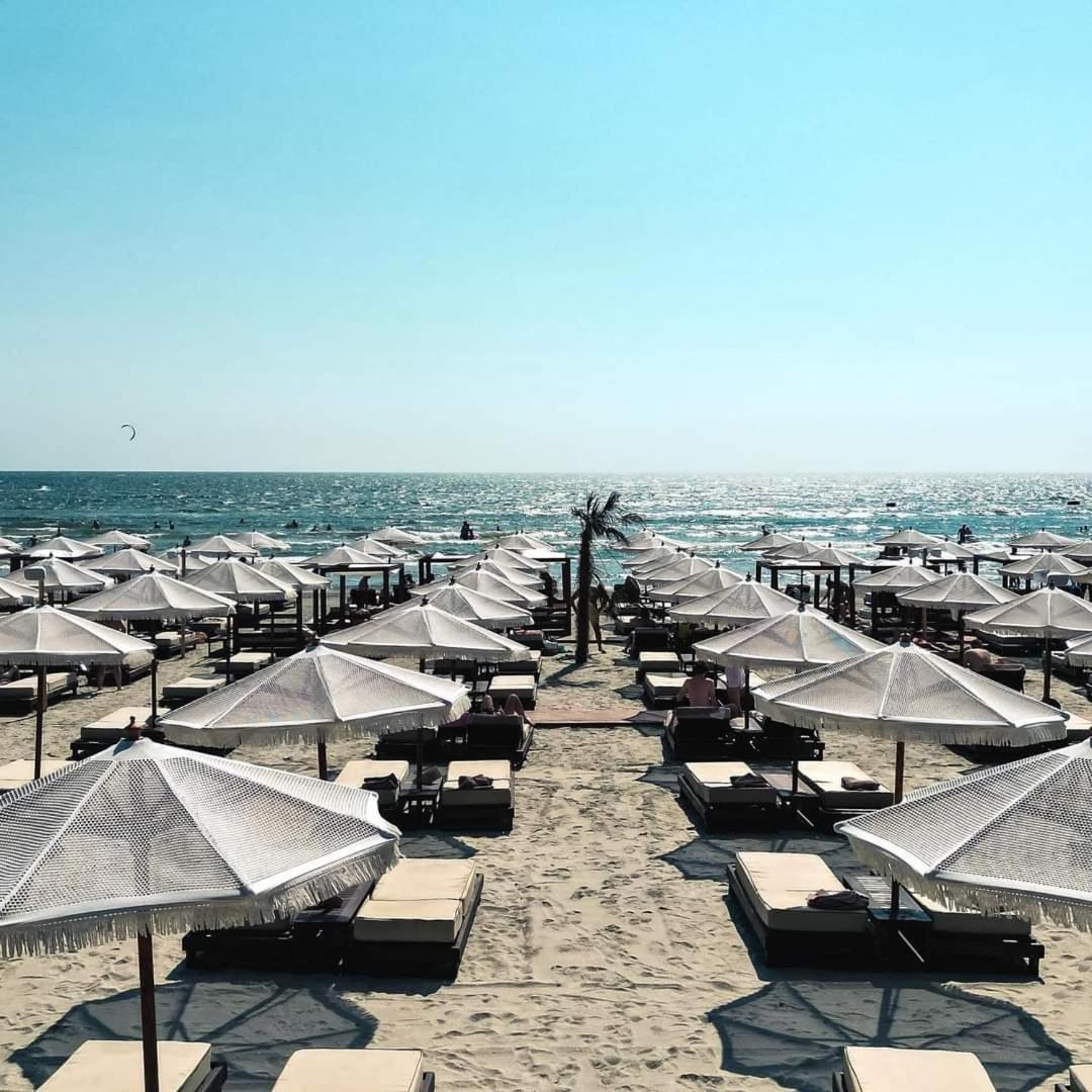 Blue Wave Luxury Apartment Mamaia Nord Azimuth Beach Năvodari Exterior foto